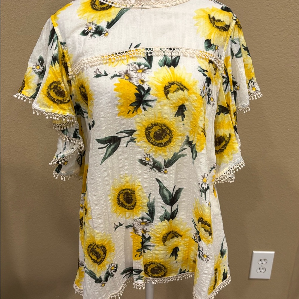 Umgee Cream Short Sleeve Boxy Blouse with Relaxed Fit